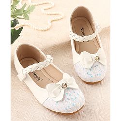 Cute Walk By Babyhug Bellies With Velcro Closure & Bow Applique - White