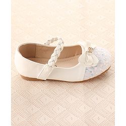 Cute Walk By Babyhug Bellies With Velcro Closure & Bow Applique - White