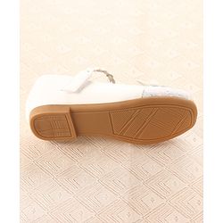 Cute Walk By Babyhug Bellies With Velcro Closure & Bow Applique - White