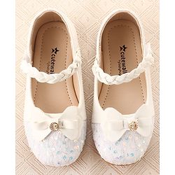 Cute Walk By Babyhug Bellies With Velcro Closure & Bow Applique - White