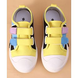 Cute Walk by Babyhug Velcro Closure Casual Shoes Car Design - Yellow