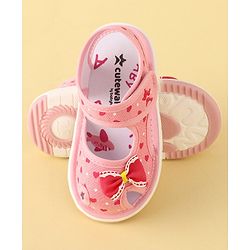 Cute Walk by Babyhug Velcro Closure Musical Sandals with Heart Print & Bow - Pink