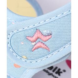 Cute Walk by Babyhug Velcro Closure Musical Sandals Butterfly Applique - Blue