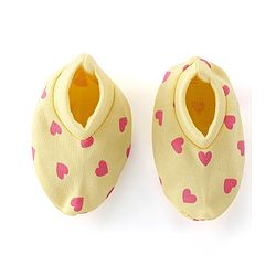 Babyhug 100% Cotton Cap Mittens And Booties Heart Printed - Yellow