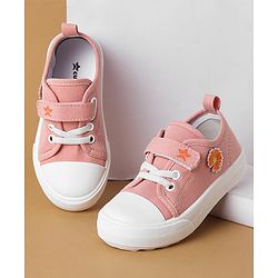 Cute Walk by Babyhug Casual Shoes with Velcro Closure Flower Applique - Pink