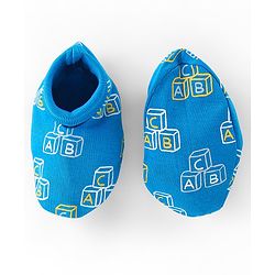 Babyhug 100% Cotton Interlock Knti Cap Mittens & Booties Set Alphabate Print -Blue