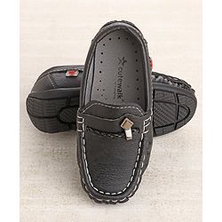 Cute Walk by Babyhug Slip on Loafer with Applique - Black