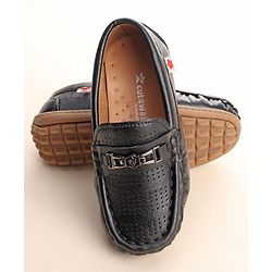 Cute Walk by Babyhug Slip On Loafers with Applique - Black