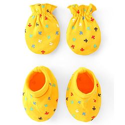 Babyhug 100% Cotton Knit Mittens & Booties Set Helicopter Print- Yellow