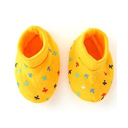 Babyhug 100% Cotton Knit Mittens & Booties Set Helicopter Print- Yellow