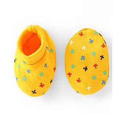 Babyhug 100% Cotton Knit Mittens & Booties Set Helicopter Print- Yellow