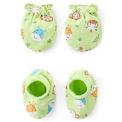Babyhug 100% Cotton Knit Animal Print Mittens and Booties - Green