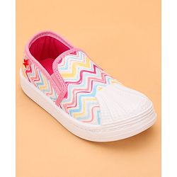 Cute Walk by Babyhug Slip On Casual Shoes Chevron Print - Pink