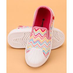 Cute Walk by Babyhug Slip On Casual Shoes Chevron Print - Pink