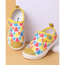 Cute Walk by Babyhug Casual Shoes With Velcro Closure Geometric Print - Yellow