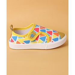 Cute Walk by Babyhug Casual Shoes With Velcro Closure Geometric Print - Yellow