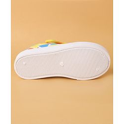 Cute Walk by Babyhug Casual Shoes With Velcro Closure Geometric Print - Yellow