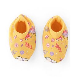 Babyhug 100% Cotton Knit Cap Mittens And Booties Floral Print - Yellow