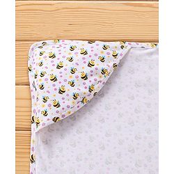Babyhug Interlock Hooded Wrappers With Honey Bee Print L 76.2 x B 76.2 cm - White