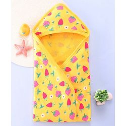 Babyhug Woven Terry Towel With Hood Strawberry Print L 76 x B 76 cm - Yellow