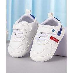 Cute Walk by Babyhug Velcro Closure Booties - White