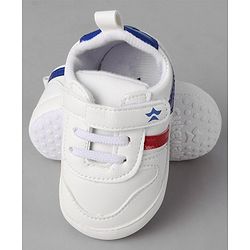 Cute Walk by Babyhug Velcro Closure Booties - White