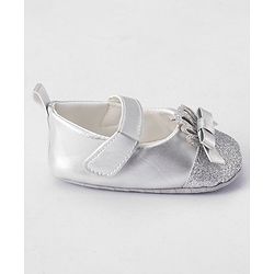 Cute Walk by Babyhug Velcro Closure Booties Bow Applique - Silver