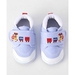 Cute Walk by Babyhug Velcro Closure Booties Train Embroidery - Blue