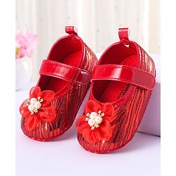 Cute Walk by Babyhug Booties Floral Applique - Red
