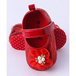 Cute Walk by Babyhug Booties Floral Applique - Red