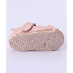 Cute Walk by Babyhug Velcro Closure Booties Bow Applique - Pink