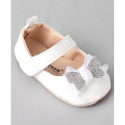 Cute Walk by Babyhug Velcro Closure Booties Bow Applique - White