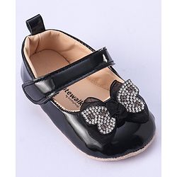 Cute Walk by Babyhug Velcro Closure Booties Bow Applique - Black