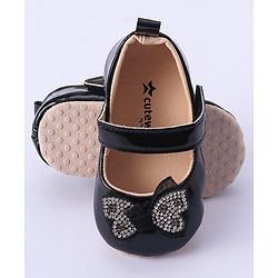 Cute Walk by Babyhug Velcro Closure Booties Bow Applique - Pink