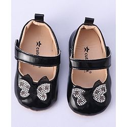 Cute Walk by Babyhug Velcro Closure Booties Bow Applique - Pink