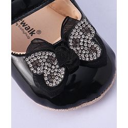 Cute Walk by Babyhug Velcro Closure Booties Bow Applique - Pink