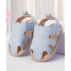 Cute Walk by Babyhug Solid Colour Velcro Closure Booties - Blue