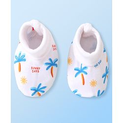 Babyhug 100% Cotton Cap Mittens & Booties Tropical Print White - Diameter 10 cm