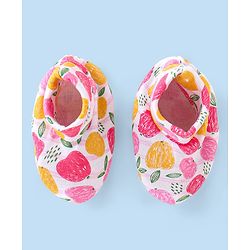 Babyhug 100% Cotton Cap Mittens & Booties with Apple Print- Multicolor