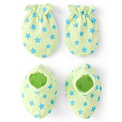 Babyhug 100% Cotton Knit Mittens & Booties Set with Star Print - Green