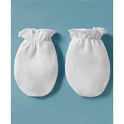 Babyhug 100% Cotton Knit Full Sleeves Onesie With  Cap Mittens & Booties Set Solid Colour - White
