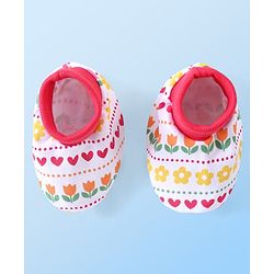 Babyhug 100% Cotton Interlock Knit Mittens & Booties Set Floral & Hearts Print - Multicolor