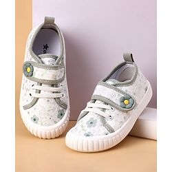 Cute Walk by Babyhug Casual Shoes with Velcro Closure Floral Print - Green