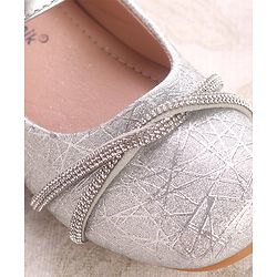 Cute Walk by Babyhug Ballerinas With Velcro Closure & Knot Applique - Silver