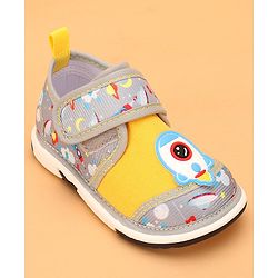 Cute Walk by Babyhug Casual Shoes With Velcro Closure Space Rocket Patch - Grey