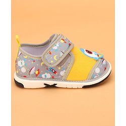 Cute Walk by Babyhug Casual Shoes With Velcro Closure Space Rocket Patch - Grey
