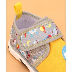 Cute Walk by Babyhug Casual Shoes With Velcro Closure Space Rocket Patch - Grey