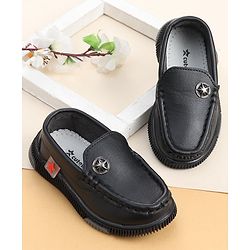Cute Walk by Babyhug Slip On Solid Formal Shoes Star Applique - Black