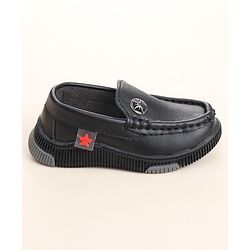 Cute Walk by Babyhug Slip On Solid Formal Shoes Star Applique - Black