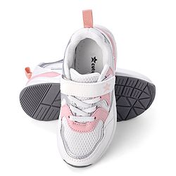 Cute Walk by Babyhug Velcro Closure Sneakers - White & Pink